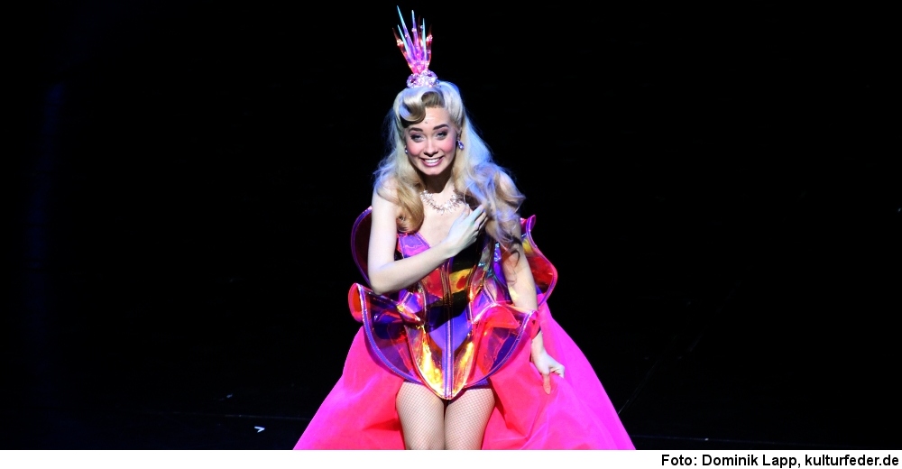 Judith Caspari als Glinda (Foto: Dominik Lapp)