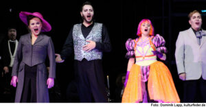„Die Fledermaus“ in Kassel (Foto: Dominik Lapp)