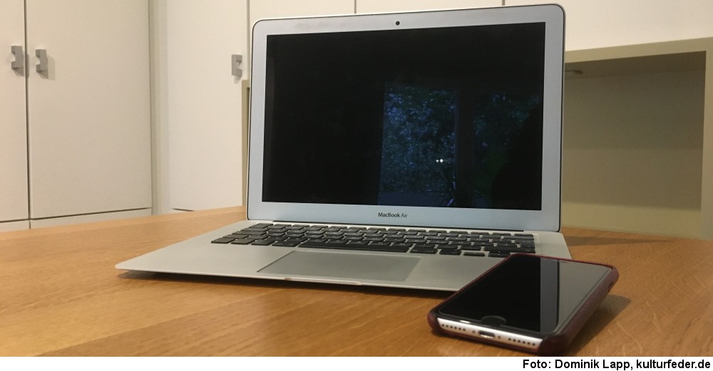 Symbolbild Laptop Handy (Foto: Dominik Lapp)