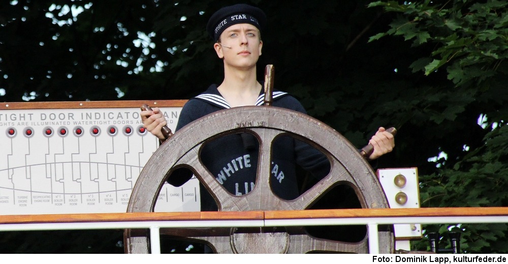 Niklas Roling im Musical „Titanic“ in Tecklenburg (Foto: Dominik Lapp)