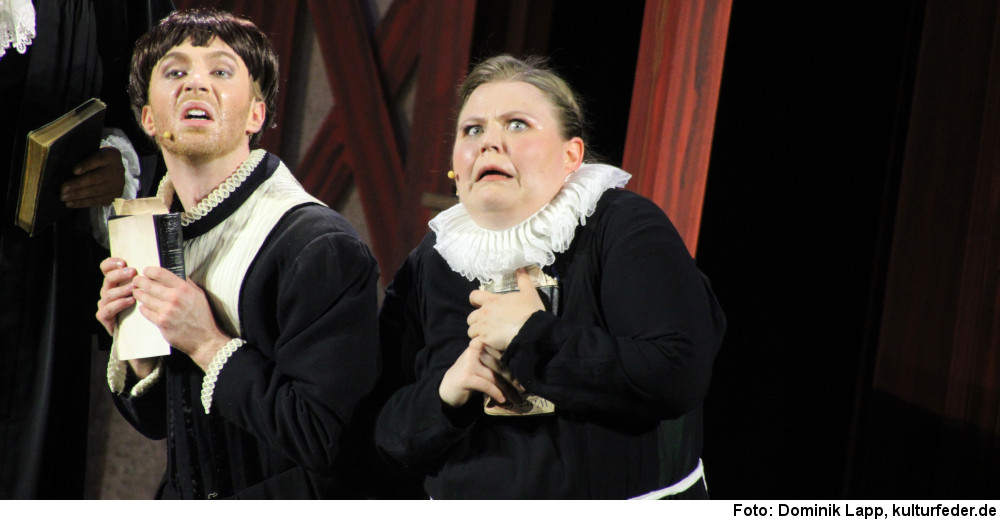 Janina Steinbach in „Something Rotten!“ (Foto: Dominik Lapp)