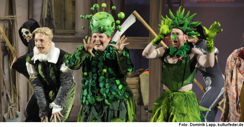 Janina Steinbach in „Something Rotten!“ (Foto: Dominik Lapp)