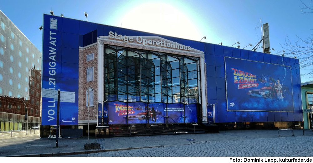 Operettenhaus mit „Zurück in die Zukunft“ in Hamburg (Foto: Dominik Lapp)